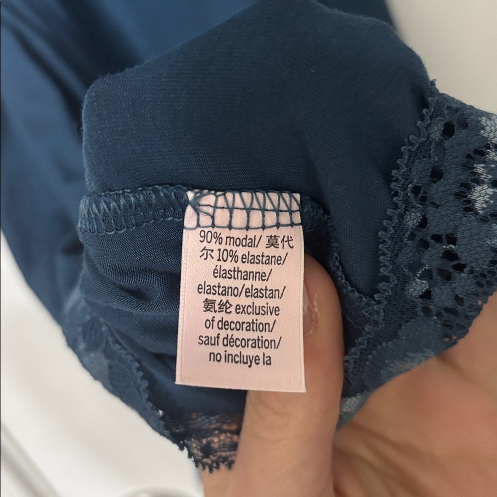 VS Blue Robe - Picture 6 of 6